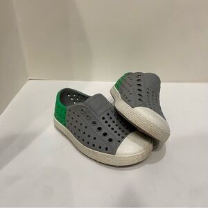 Native Kids Jefferson Slip-On Gray & Green Size C5 Lightweight Water Shoes
